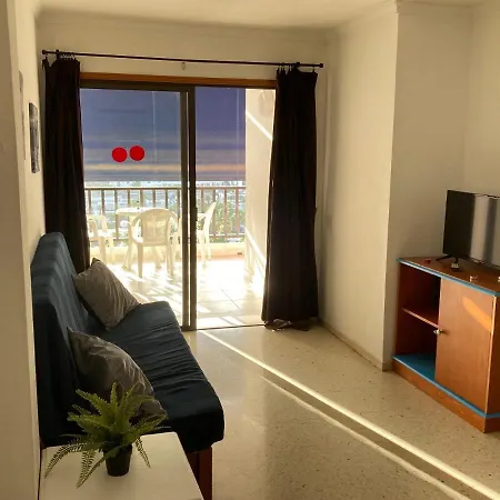 Spacious Flat With Ocean View