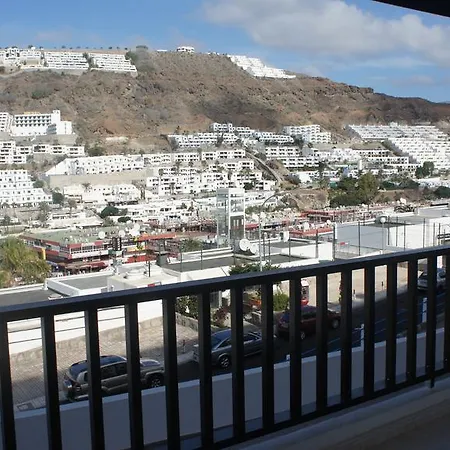 Spacious Flat With Ocean View *